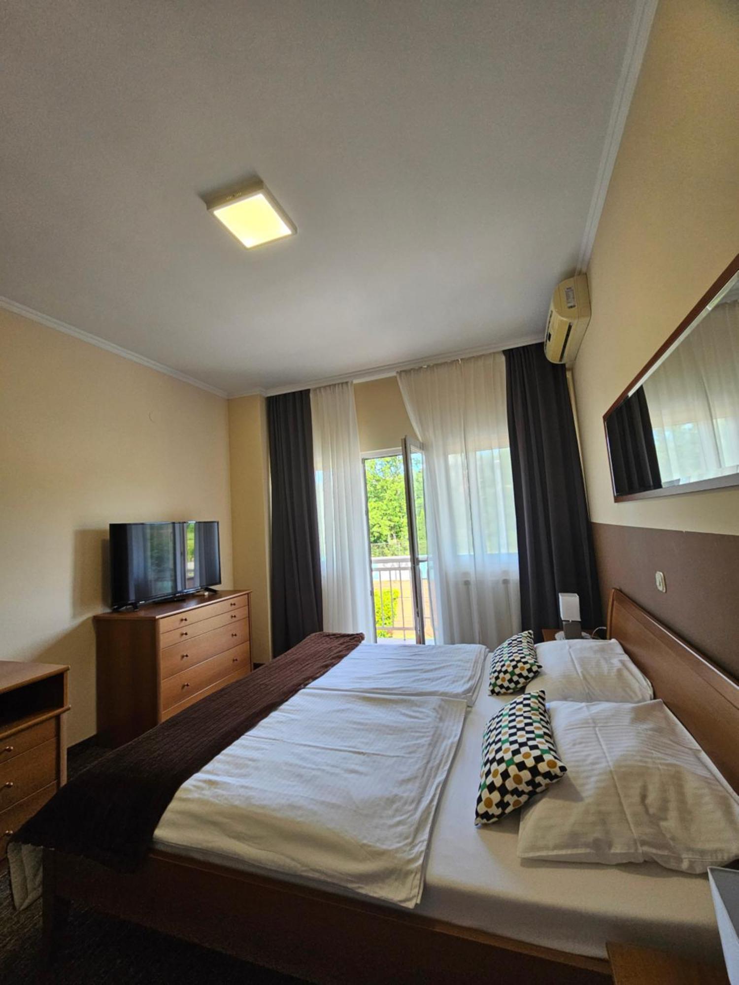 Bed And Breakfast Restaurant Dp Donji Zvecaj Værelse billede